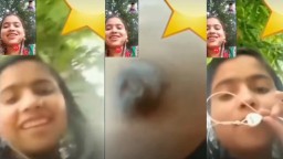 Bhabhi Outdoors Boob Show To Lover On Video Cal